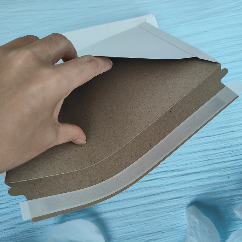 25枚入り ホワイトリジッドメーラー 平らに保たれる封筒 剥 - Letter Envelope Kraft のレビューと価格