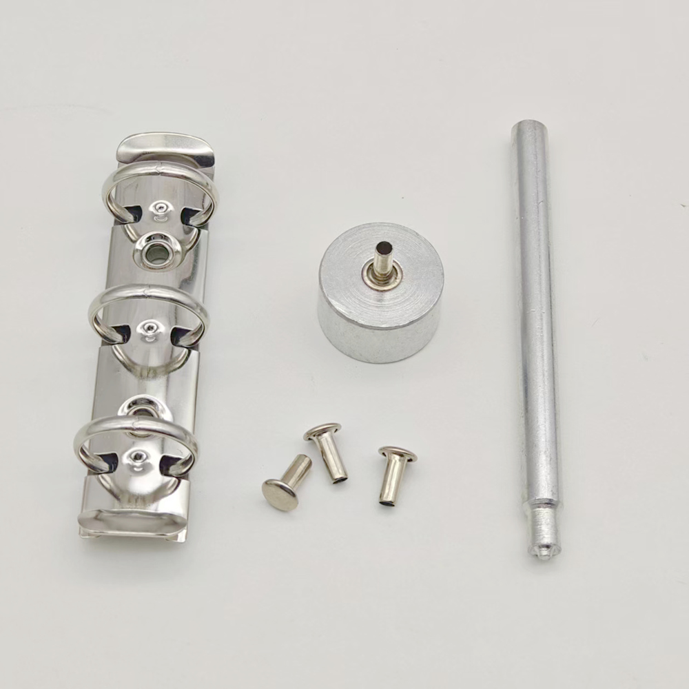 20個入り カラフルメタルリベット ルーズリーフバインダーク - Binder Clip Assorted のレビューと価格